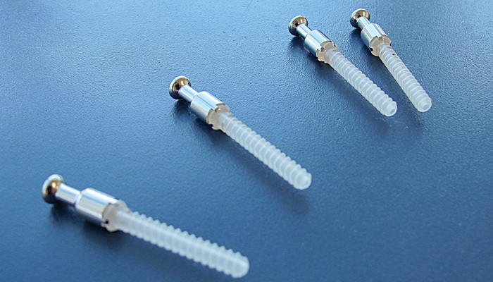 Activa implantin ruuviosa